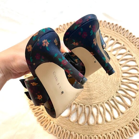 Gianni Bini Black Floral Print Twist Knot Pointed Toe Mules Size 10 - Picture 6 of 13